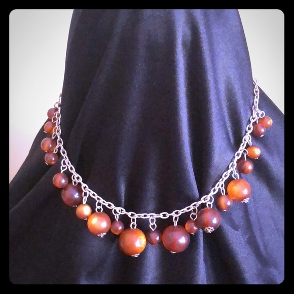 Hanging beaded necklace - Picture 1 of 2